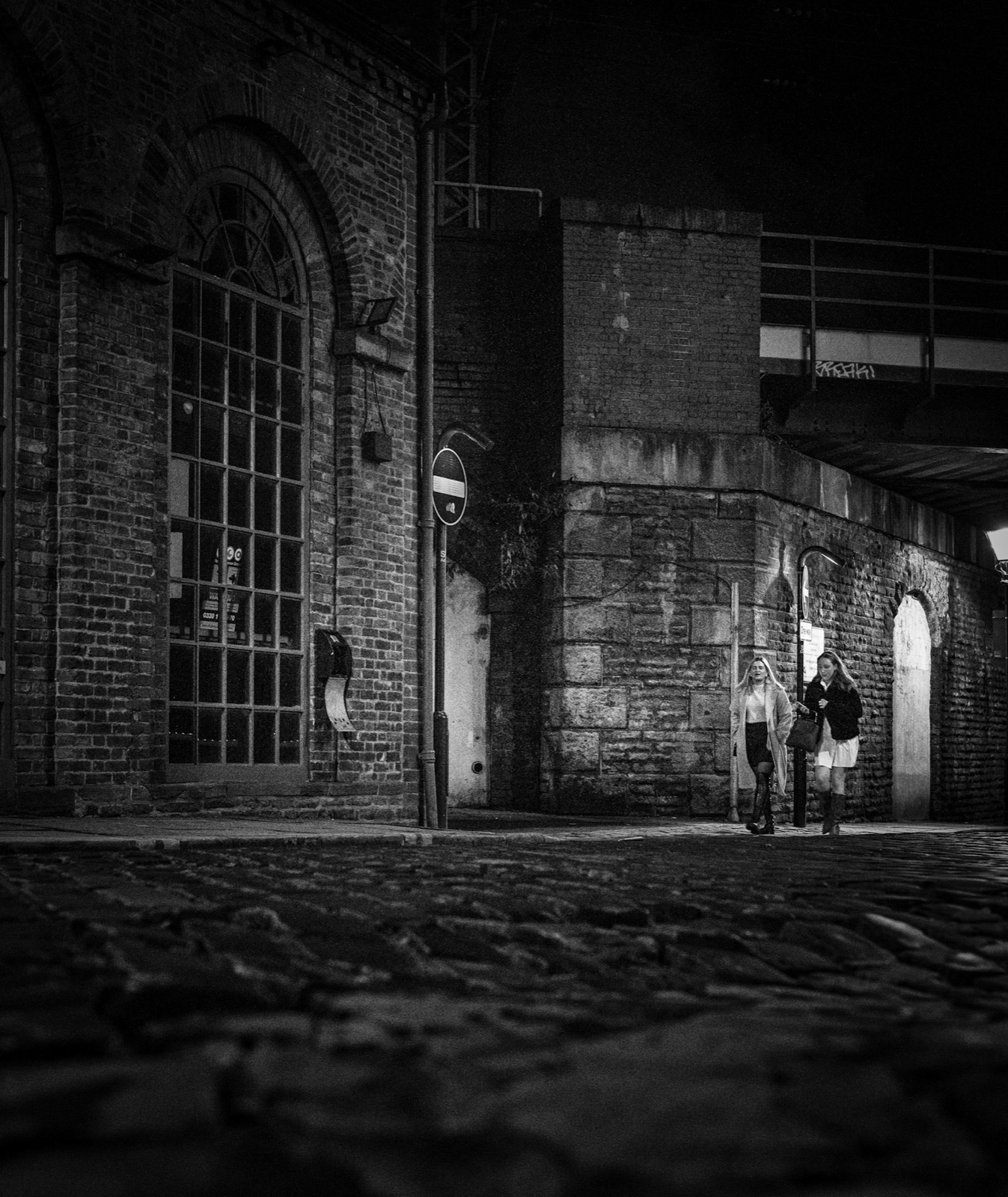 Street photograph from a Leeds night photowalk — Andy Ainsworth
